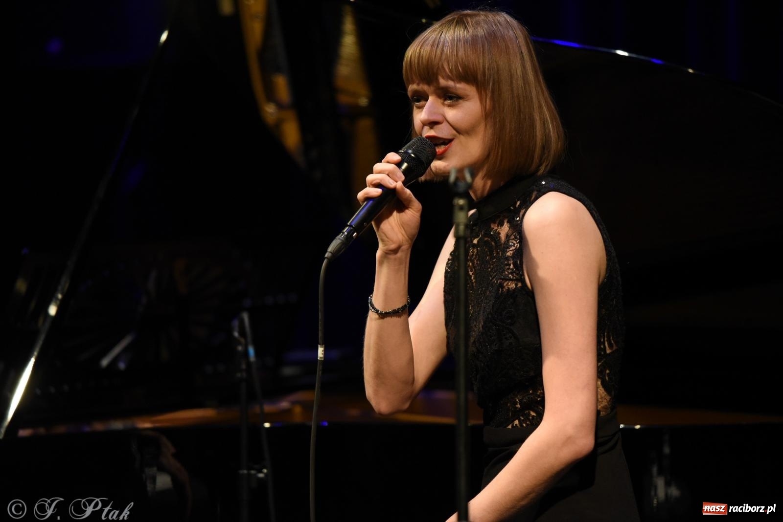 Zdjęcie w galerii na portalu naszraciborz.pl: Scena Kameralnie na Walentynki. Karolina i Jarosław Hanikowie wiadomości z regionu