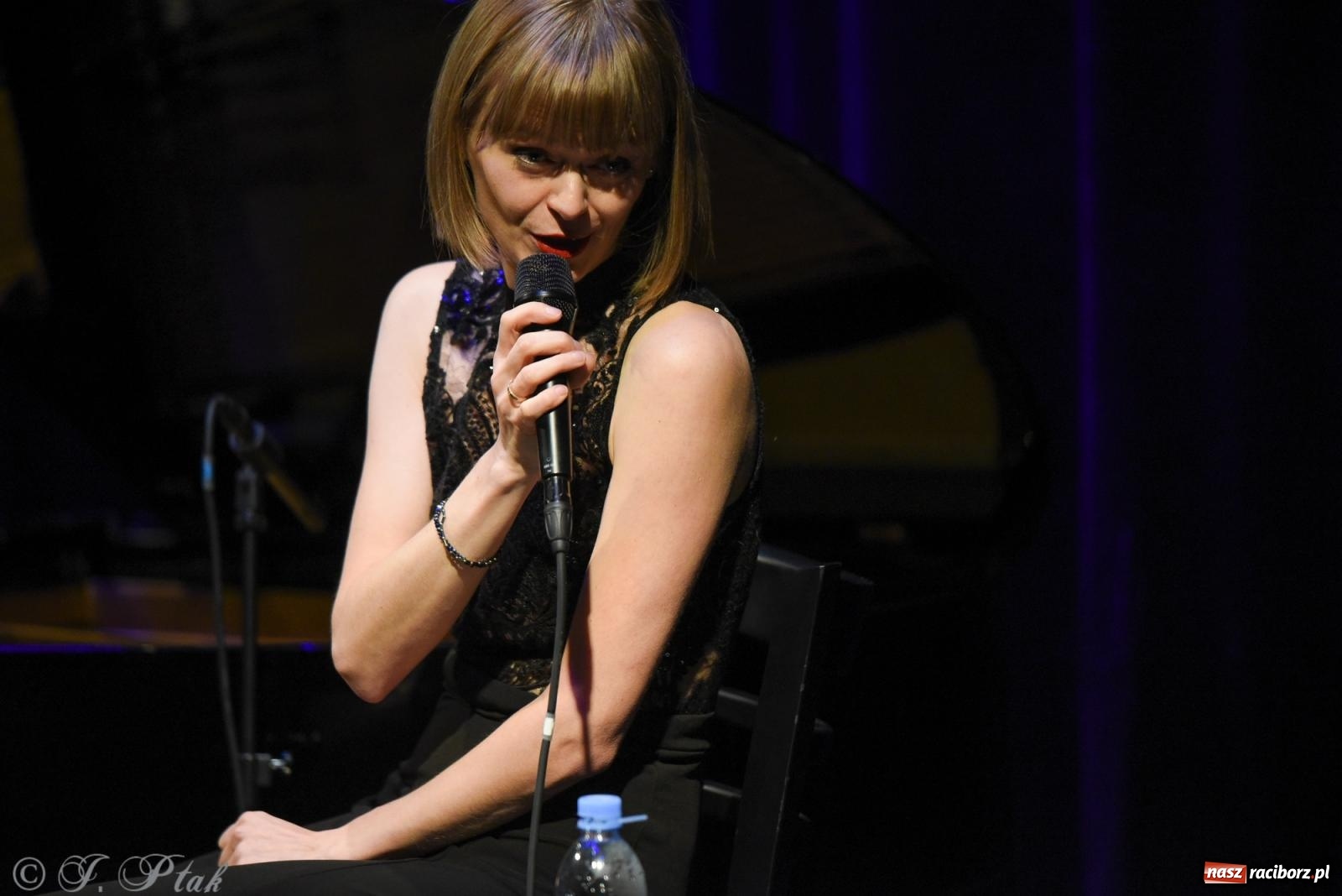 Zdjęcie w galerii na portalu naszraciborz.pl: Scena Kameralnie na Walentynki. Karolina i Jarosław Hanikowie wiadomości z regionu