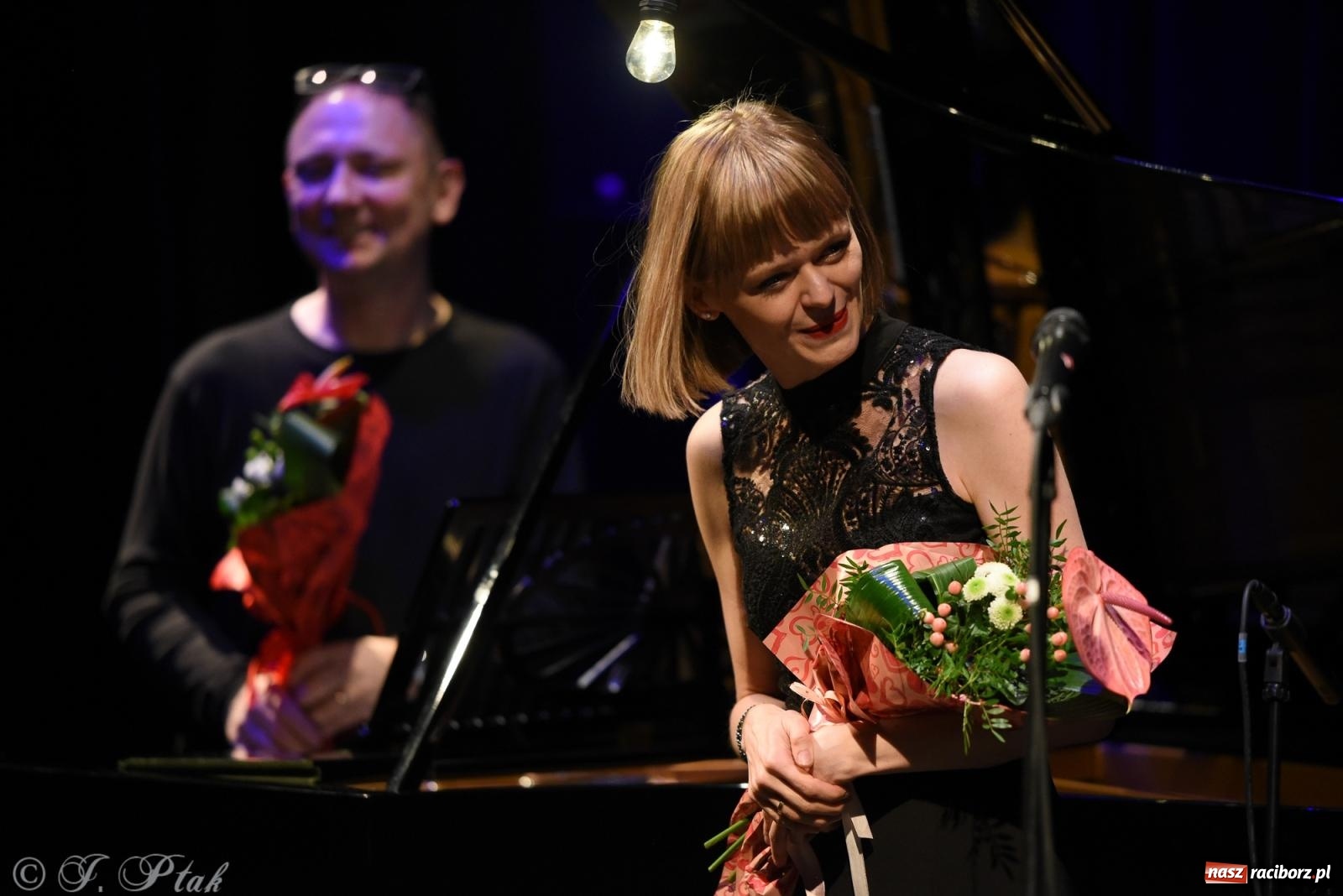 Zdjęcie w galerii na portalu naszraciborz.pl: Scena Kameralnie na Walentynki. Karolina i Jarosław Hanikowie wiadomości z regionu