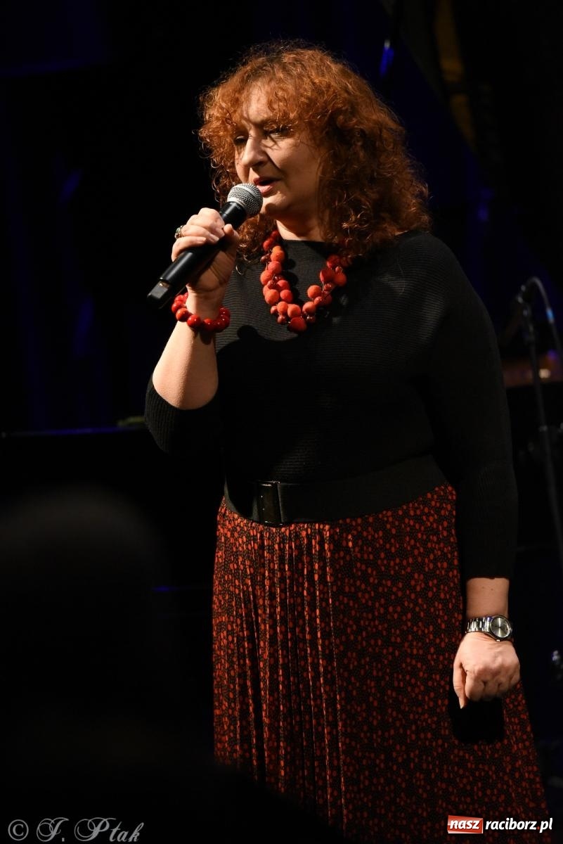 Zdjęcie w galerii na portalu naszraciborz.pl: Scena Kameralnie na Walentynki. Karolina i Jarosław Hanikowie wiadomości z regionu