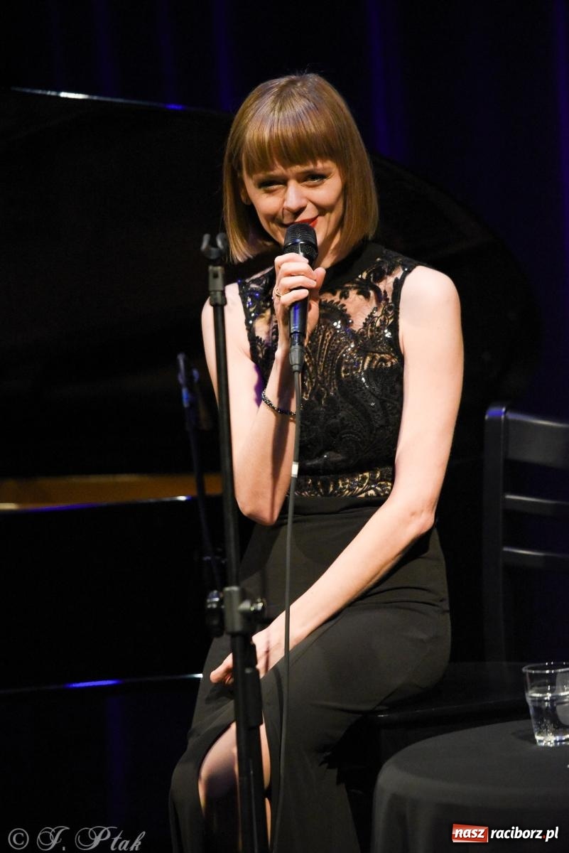 Zdjęcie w galerii na portalu naszraciborz.pl: Scena Kameralnie na Walentynki. Karolina i Jarosław Hanikowie wiadomości z regionu