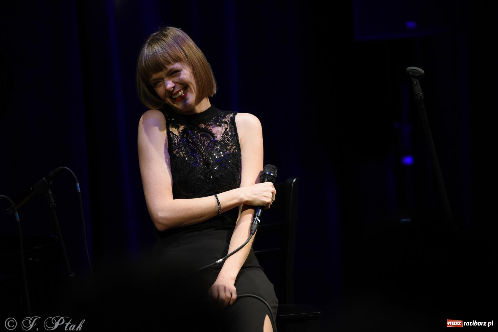 Zdjęcie w galerii na portalu naszraciborz.pl: Scena Kameralnie na Walentynki. Karolina i Jarosław Hanikowie wiadomości z regionu