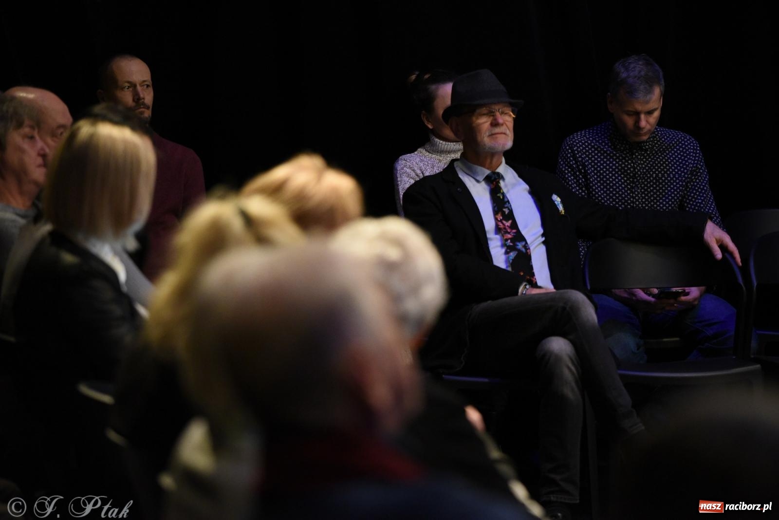 Zdjęcie w galerii na portalu naszraciborz.pl: Scena Kameralnie na Walentynki. Karolina i Jarosław Hanikowie wiadomości z regionu