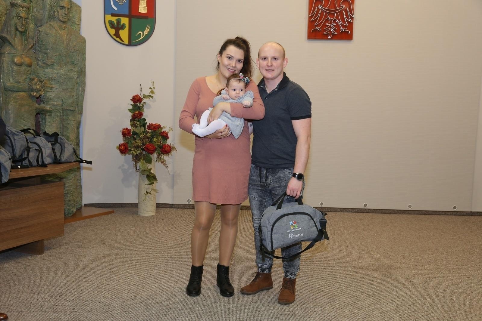 Zdjęcie w galerii na portalu naszraciborz.pl: W Krzyżanowicach przywitano najmłodszych obywateli gminy wiadomości z regionu