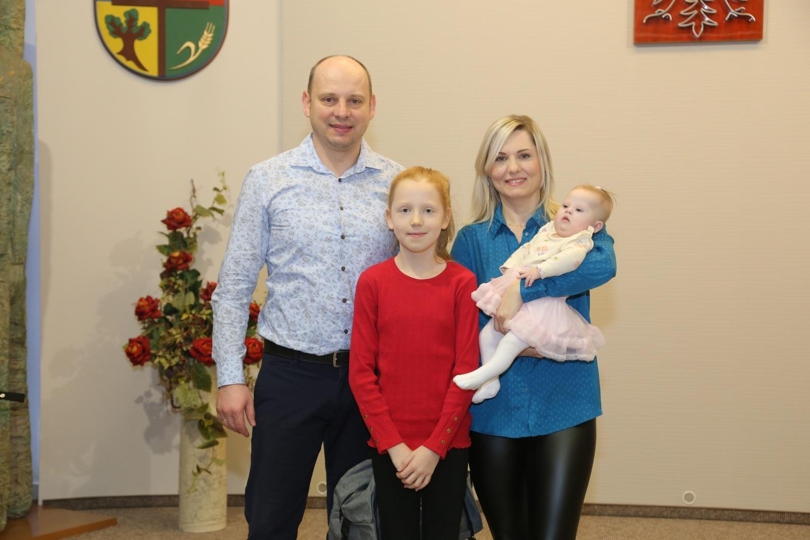 Zdjęcie w galerii na portalu naszraciborz.pl: W Krzyżanowicach przywitano najmłodszych obywateli gminy wiadomości z regionu