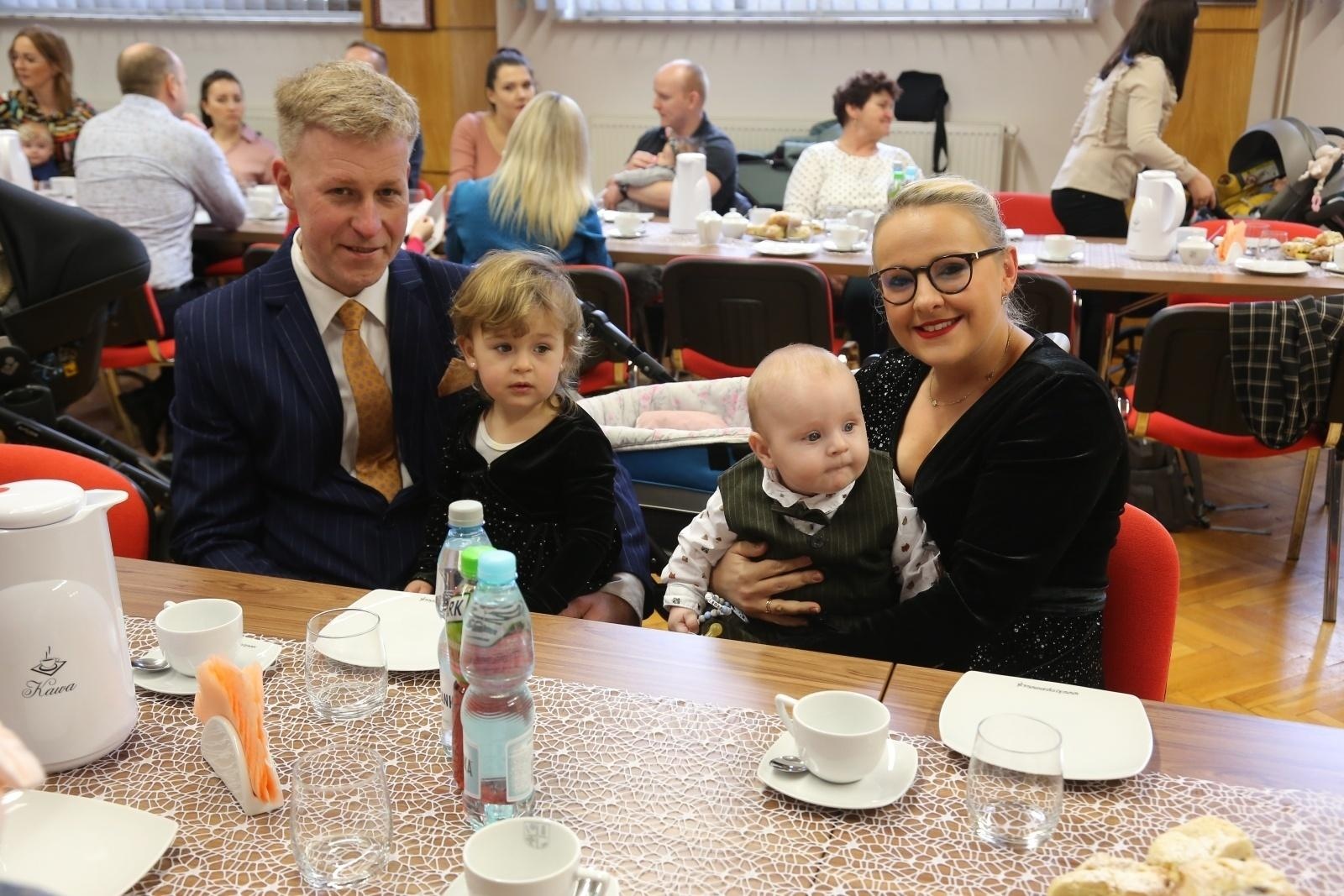 Zdjęcie w galerii na portalu naszraciborz.pl: W Krzyżanowicach przywitano najmłodszych obywateli gminy wiadomości z regionu