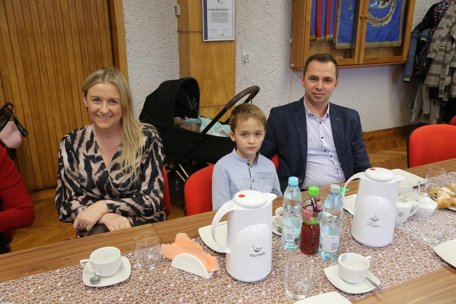 Zdjęcie w galerii na portalu naszraciborz.pl: W Krzyżanowicach przywitano najmłodszych obywateli gminy wiadomości z regionu