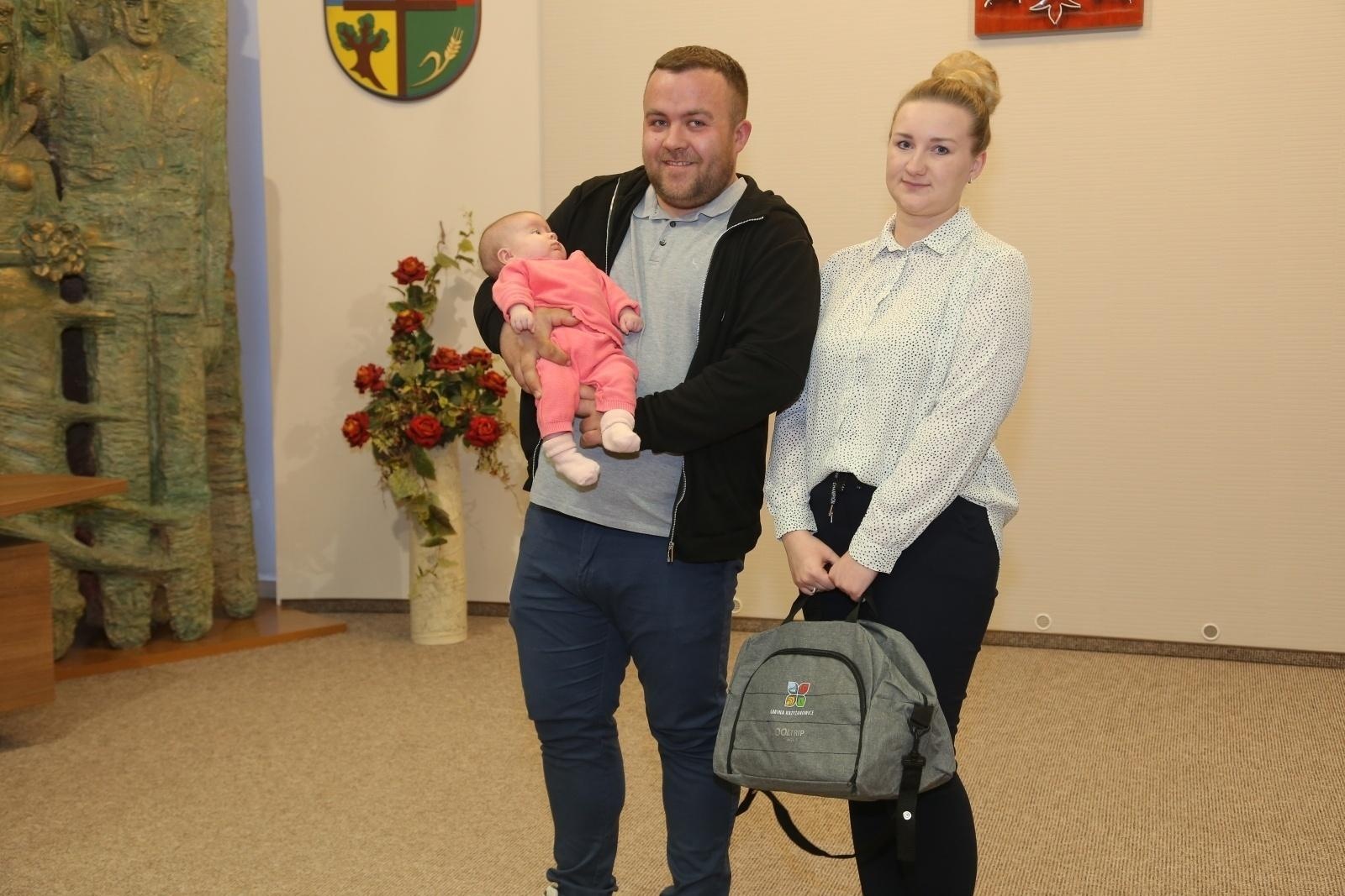 Zdjęcie w galerii na portalu naszraciborz.pl: W Krzyżanowicach przywitano najmłodszych obywateli gminy wiadomości z regionu
