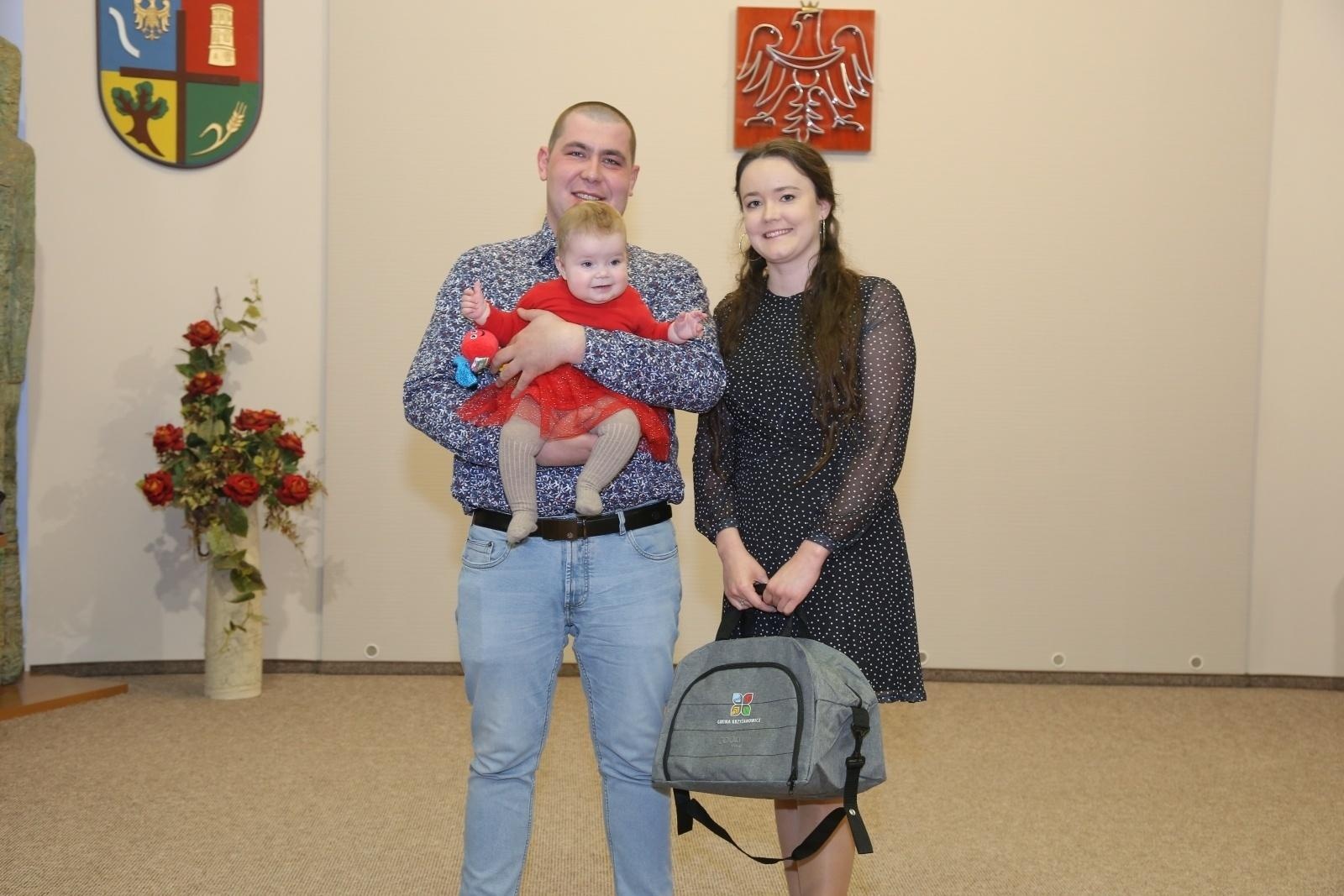 Zdjęcie w galerii na portalu naszraciborz.pl: W Krzyżanowicach przywitano najmłodszych obywateli gminy wiadomości z regionu