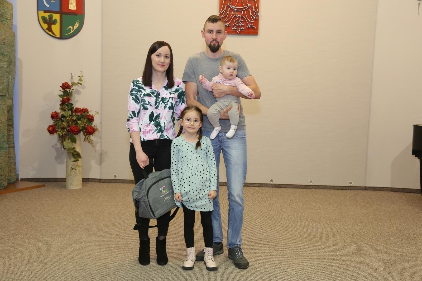 Zdjęcie w galerii na portalu naszraciborz.pl: W Krzyżanowicach przywitano najmłodszych obywateli gminy wiadomości z regionu