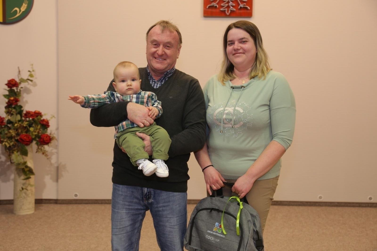 Zdjęcie w galerii na portalu naszraciborz.pl: W Krzyżanowicach przywitano najmłodszych obywateli gminy wiadomości z regionu