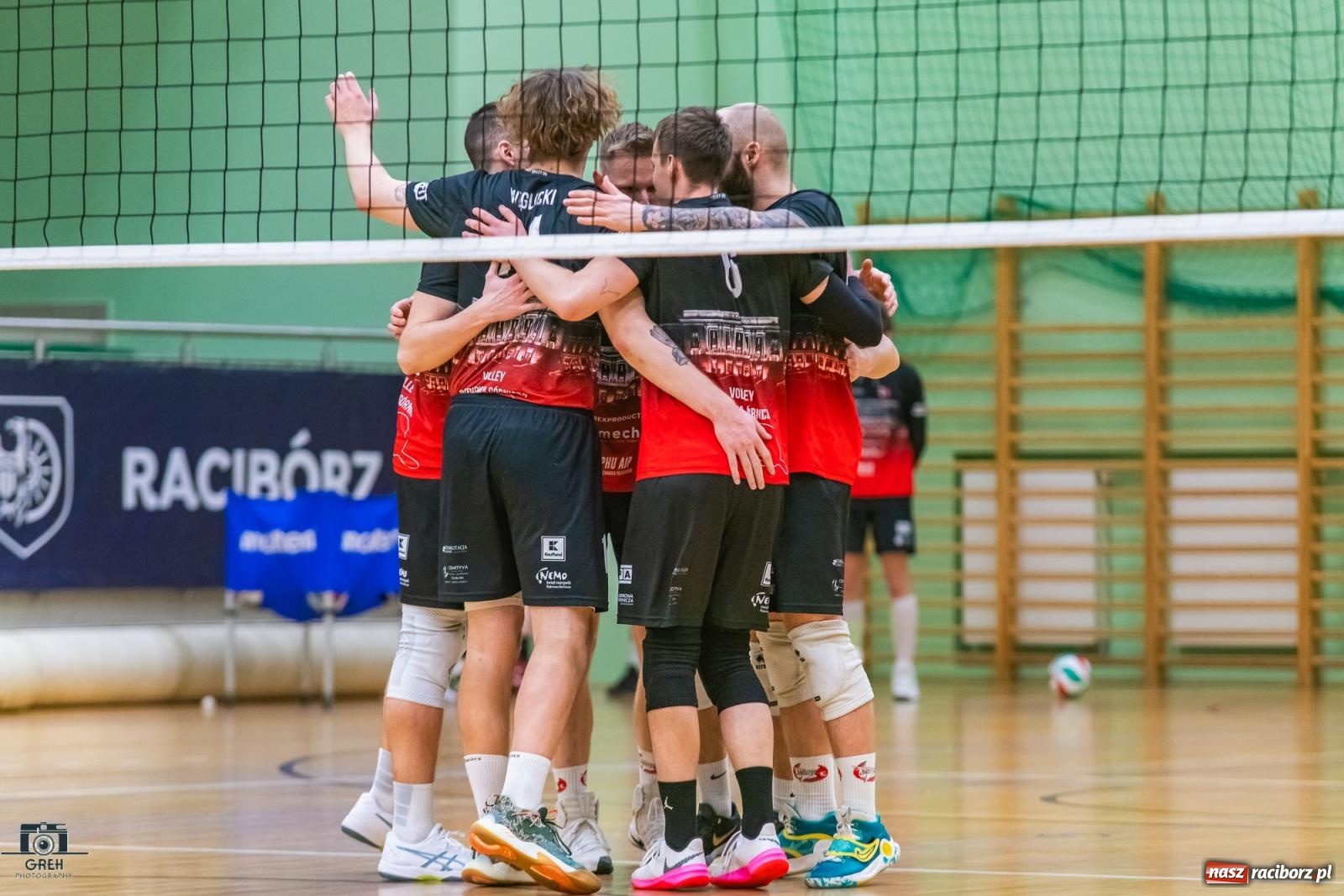 Zdjęcie w galerii na portalu naszraciborz.pl: Siatkarski rollercoaster z happy endem [FOTO i WIDEO] wiadomości z regionu