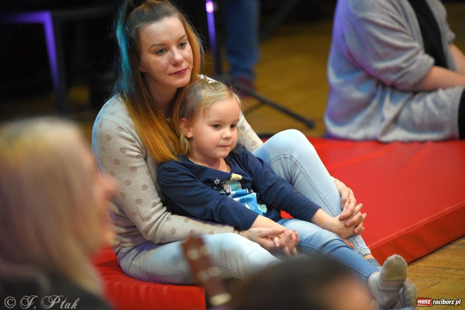 Zdjęcie w galerii na portalu naszraciborz.pl: Maluchy w krainie dźwięku i instrument niespodzianka wiadomości z regionu