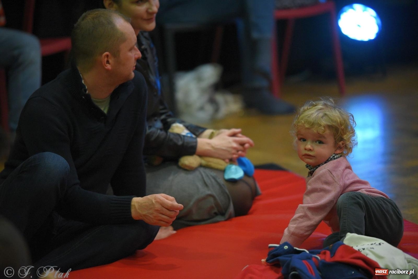 Zdjęcie w galerii na portalu naszraciborz.pl: Maluchy w krainie dźwięku i instrument niespodzianka wiadomości z regionu