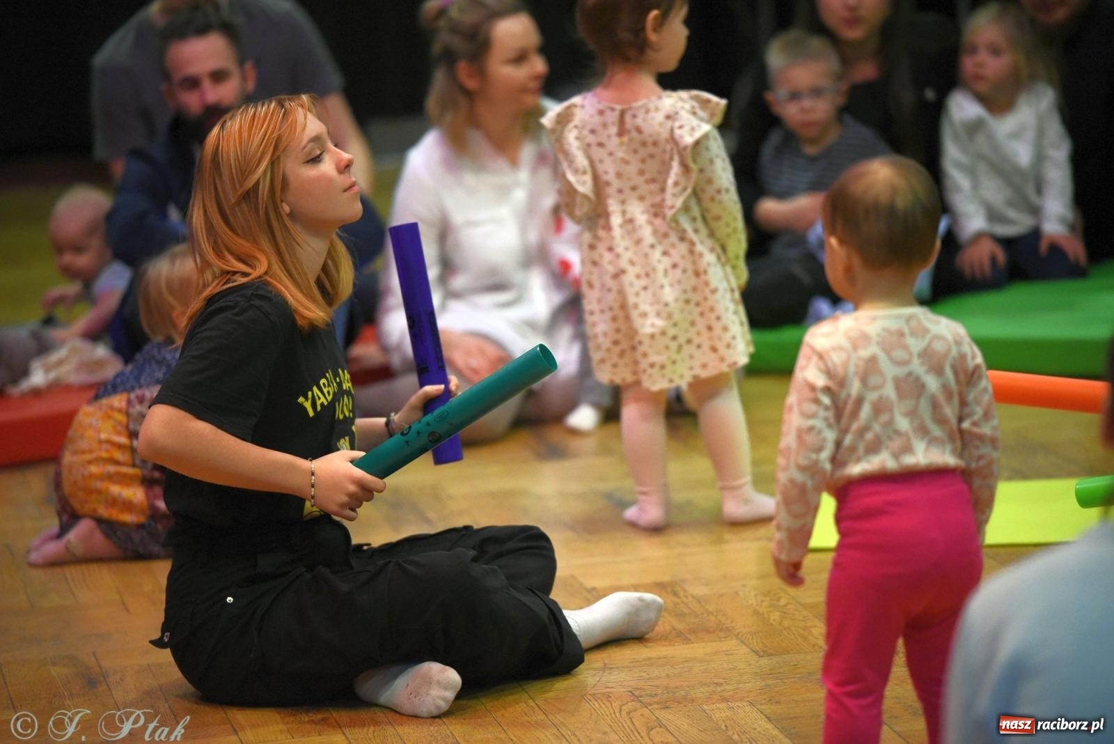 Zdjęcie w galerii na portalu naszraciborz.pl: Maluchy w krainie dźwięku i instrument niespodzianka wiadomości z regionu