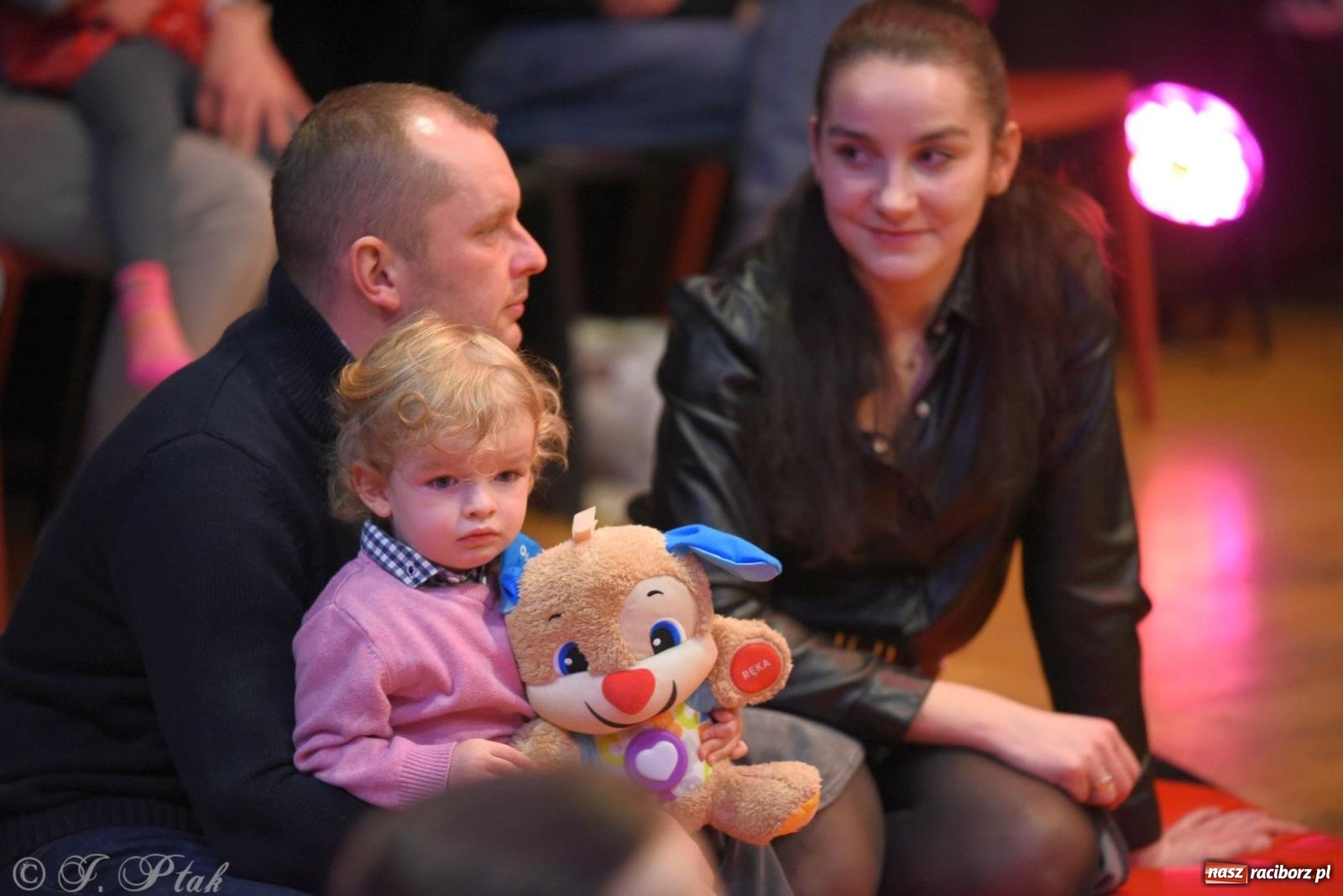 Zdjęcie w galerii na portalu naszraciborz.pl: Maluchy w krainie dźwięku i instrument niespodzianka wiadomości z regionu