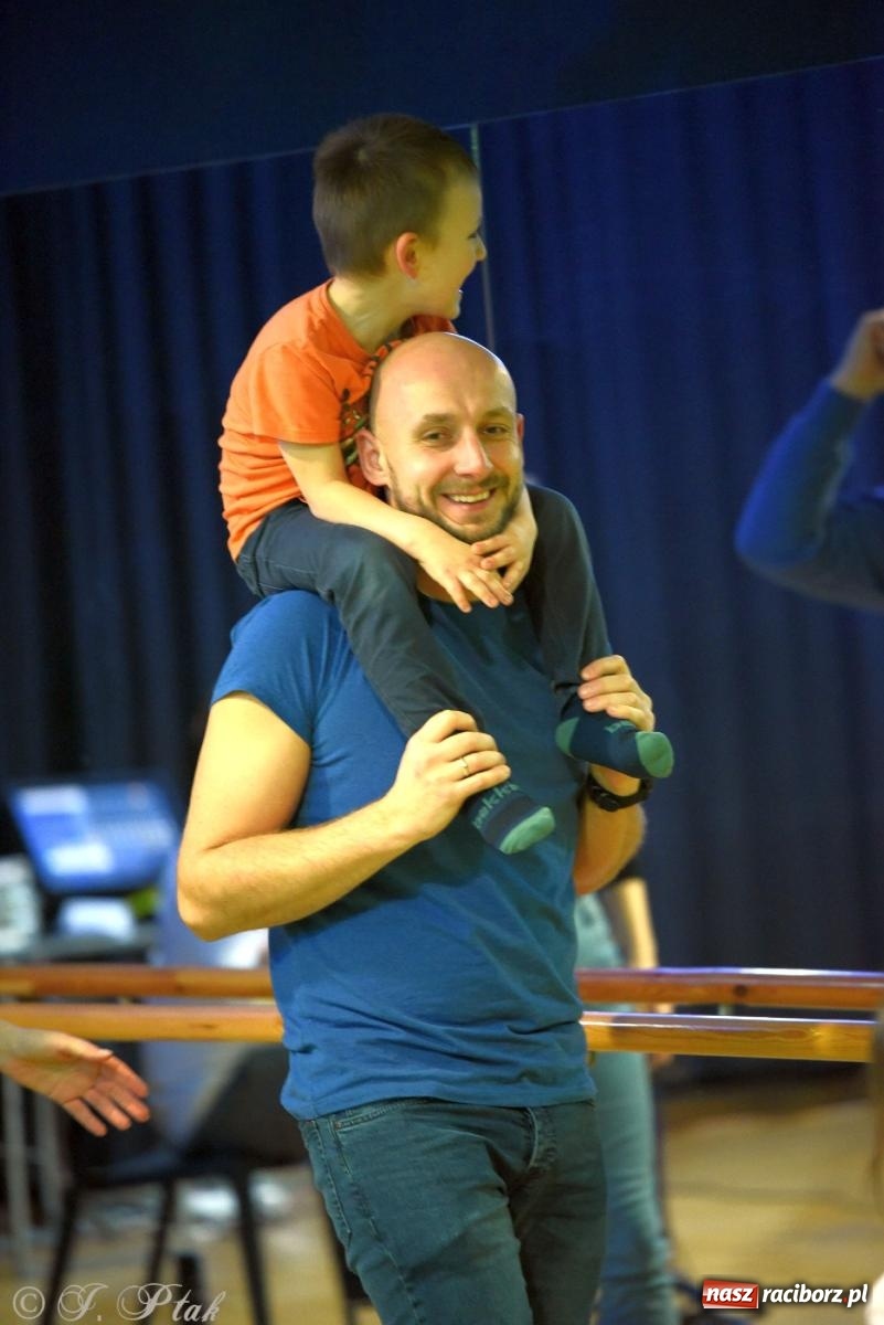 Zdjęcie w galerii na portalu naszraciborz.pl: Maluchy w krainie dźwięku i instrument niespodzianka wiadomości z regionu