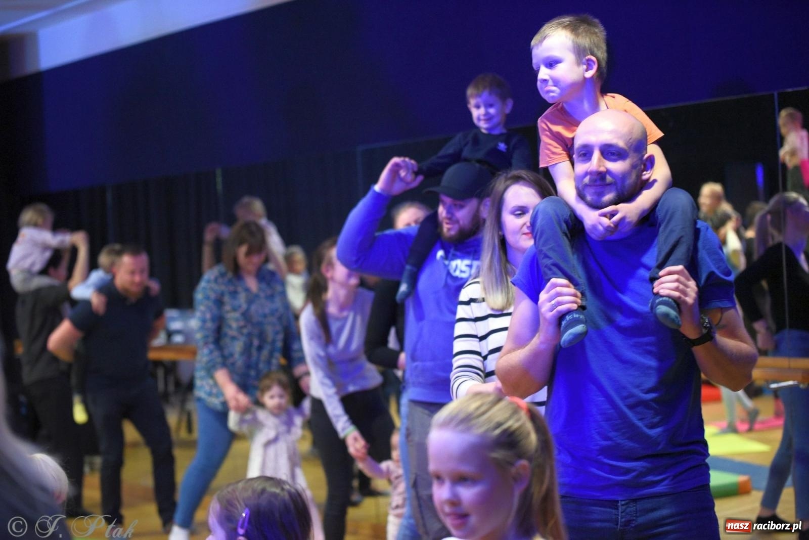 Zdjęcie w galerii na portalu naszraciborz.pl: Maluchy w krainie dźwięku i instrument niespodzianka wiadomości z regionu