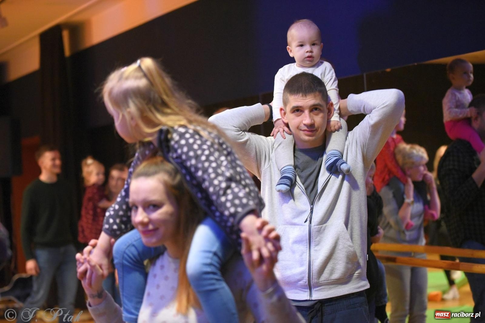 Zdjęcie w galerii na portalu naszraciborz.pl: Maluchy w krainie dźwięku i instrument niespodzianka wiadomości z regionu