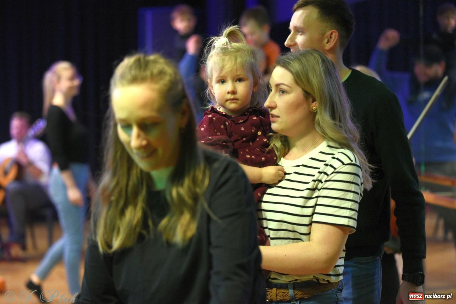 Zdjęcie w galerii na portalu naszraciborz.pl: Maluchy w krainie dźwięku i instrument niespodzianka wiadomości z regionu