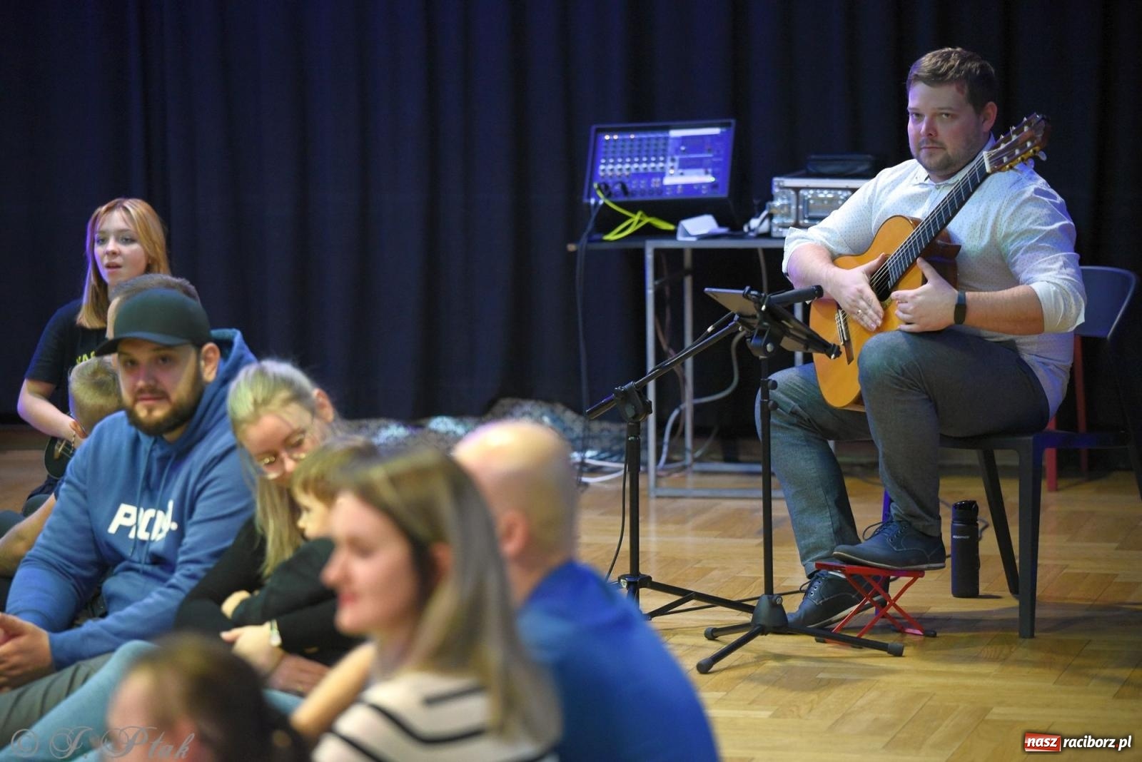 Zdjęcie w galerii na portalu naszraciborz.pl: Maluchy w krainie dźwięku i instrument niespodzianka wiadomości z regionu