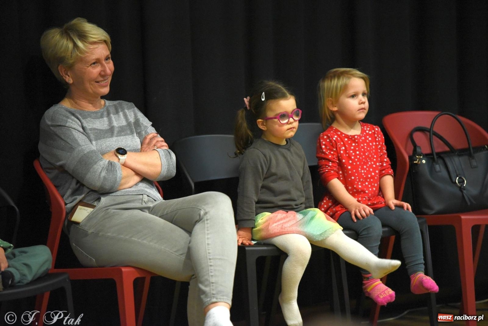 Zdjęcie w galerii na portalu naszraciborz.pl: Maluchy w krainie dźwięku i instrument niespodzianka wiadomości z regionu