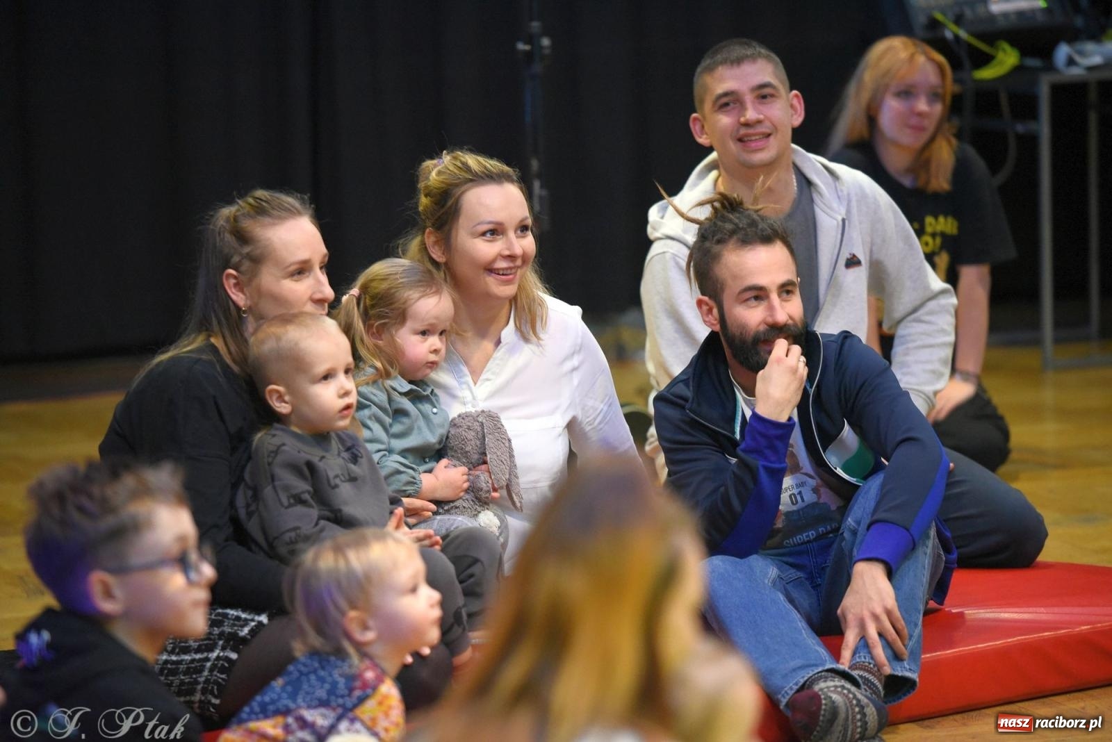 Zdjęcie w galerii na portalu naszraciborz.pl: Maluchy w krainie dźwięku i instrument niespodzianka wiadomości z regionu