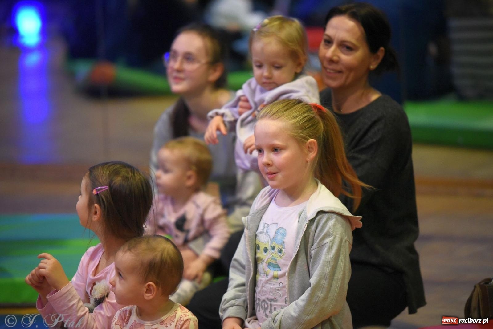 Zdjęcie w galerii na portalu naszraciborz.pl: Maluchy w krainie dźwięku i instrument niespodzianka wiadomości z regionu