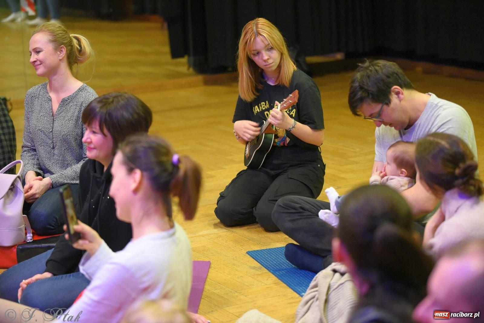Zdjęcie w galerii na portalu naszraciborz.pl: Maluchy w krainie dźwięku i instrument niespodzianka wiadomości z regionu
