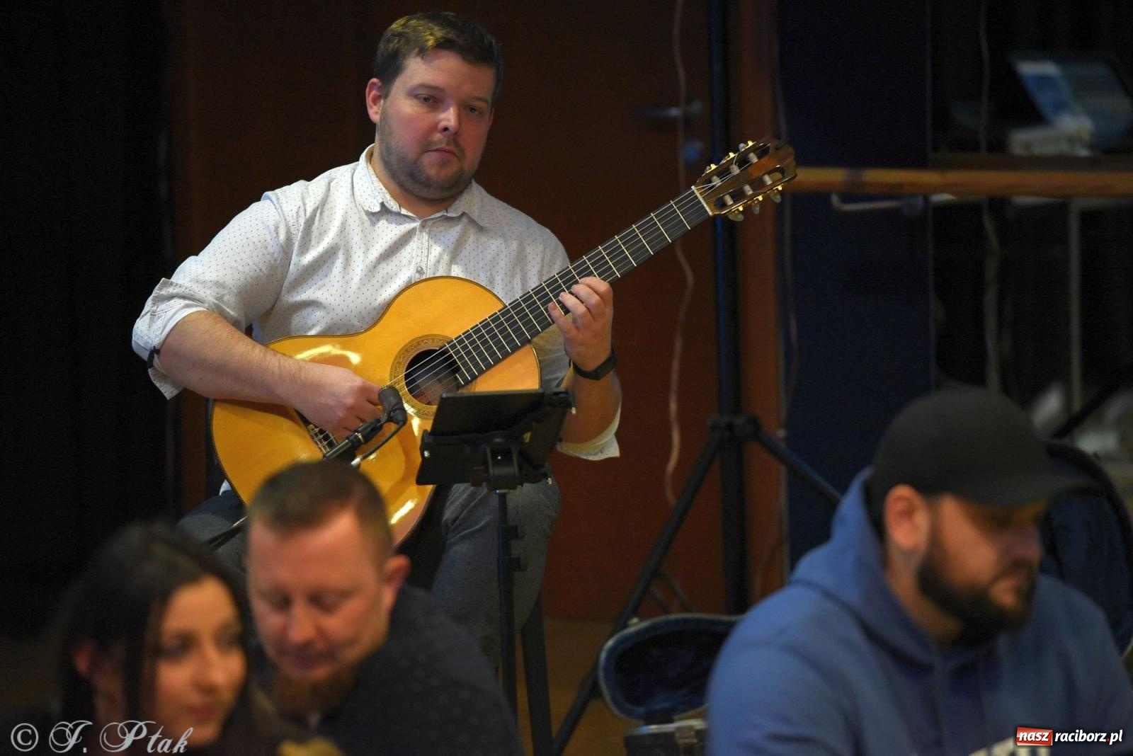 Zdjęcie w galerii na portalu naszraciborz.pl: Maluchy w krainie dźwięku i instrument niespodzianka wiadomości z regionu