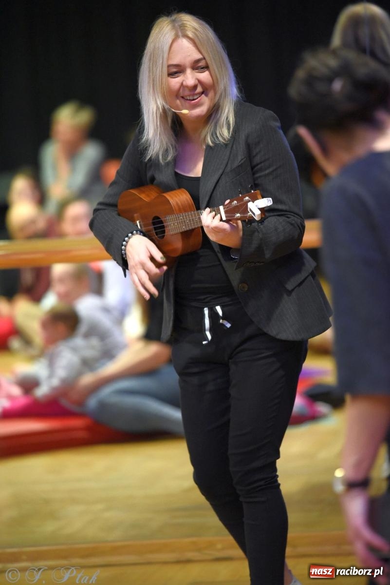 Zdjęcie w galerii na portalu naszraciborz.pl: Maluchy w krainie dźwięku i instrument niespodzianka wiadomości z regionu