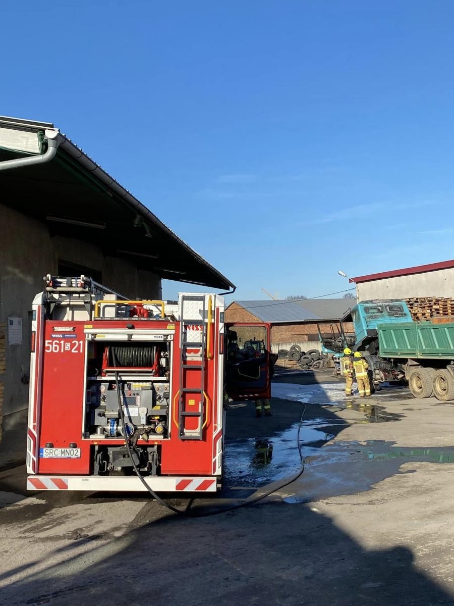 Zdjęcie w galerii na portalu naszraciborz.pl: Ciężarówka w ogniu w Pawłowie wiadomości z regionu