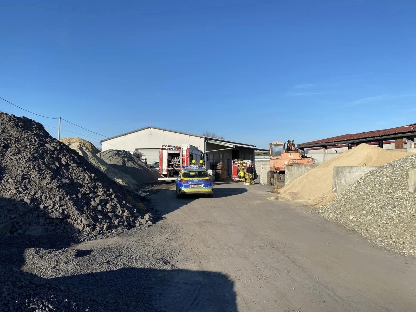 Zdjęcie w galerii na portalu naszraciborz.pl: Ciężarówka w ogniu w Pawłowie wiadomości z regionu