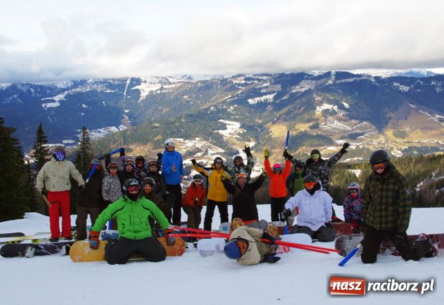 Zdjęcie w galerii na portalu naszraciborz.pl: Białe szaLEŃstwo studentów wiadomości z regionu