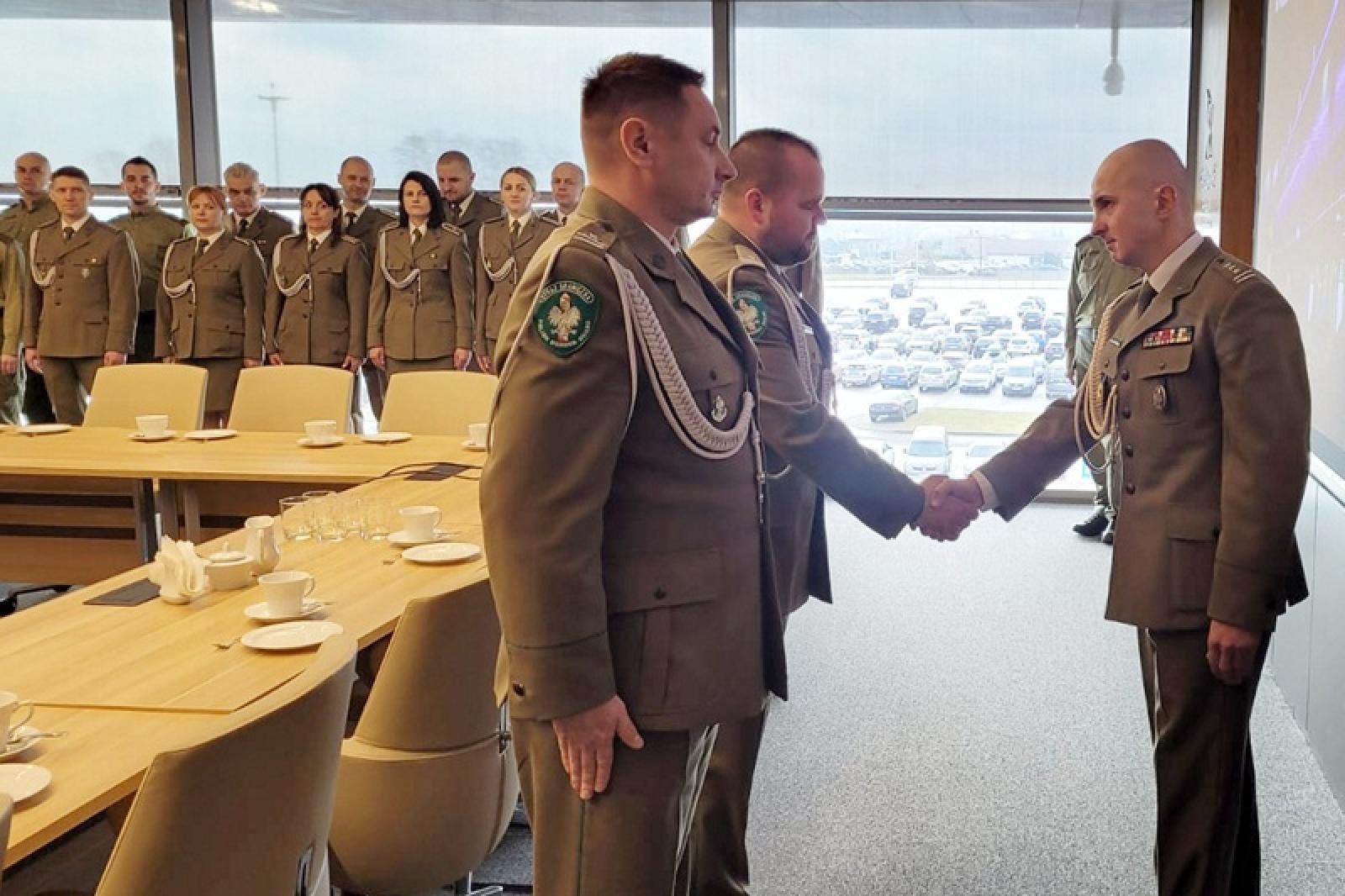 Zdjęcie w galerii na portalu naszraciborz.pl: Zmiany kadrowe w Śląskim Oddziale SG w Raciborzu wiadomości z regionu