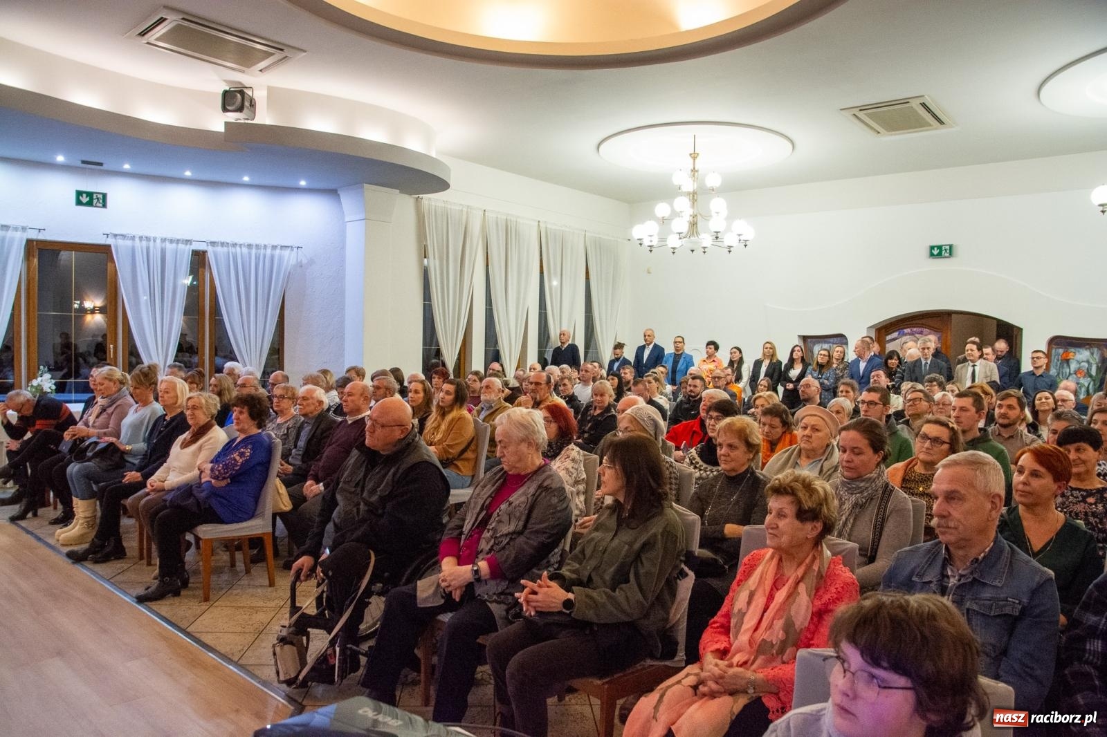 Zdjęcie w galerii na portalu naszraciborz.pl: Dariusz Polowy zaprezentował kandydatów swojego komitetu wiadomości z regionu