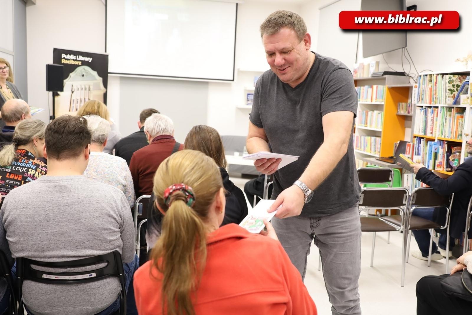 Zdjęcie w galerii na portalu naszraciborz.pl: Sekrety Odessy z Borysem Tynką w raciborskiej bibliotece wiadomości z regionu