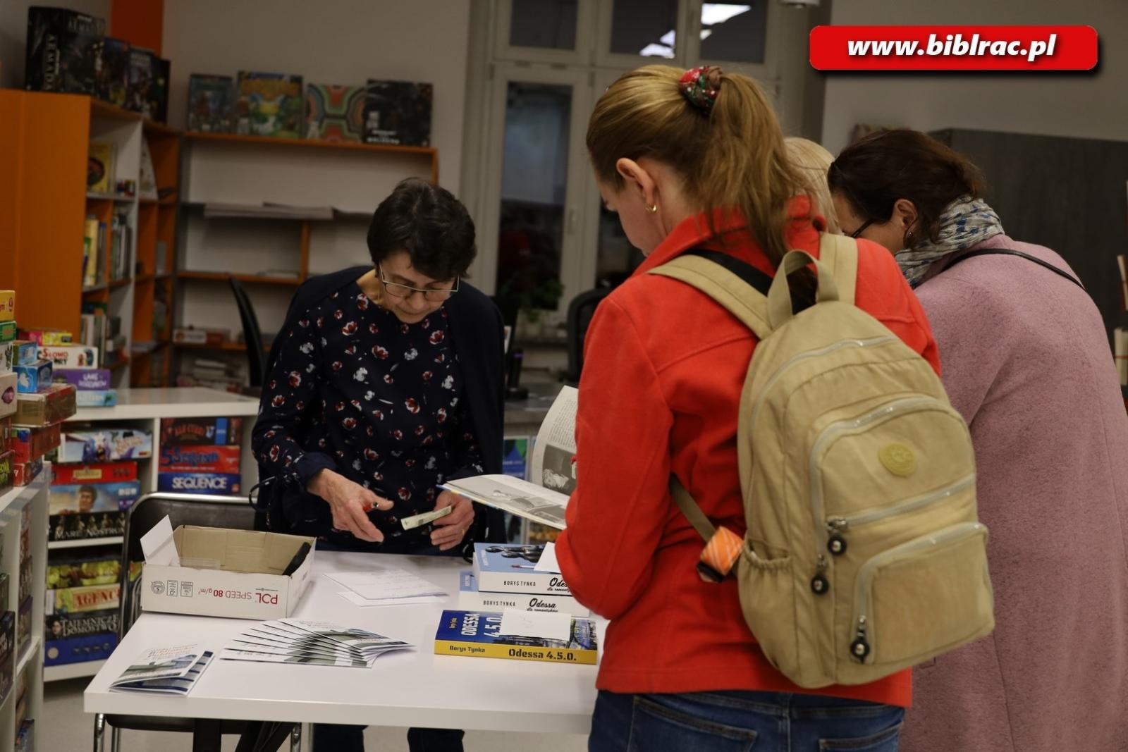 Zdjęcie w galerii na portalu naszraciborz.pl: Sekrety Odessy z Borysem Tynką w raciborskiej bibliotece wiadomości z regionu