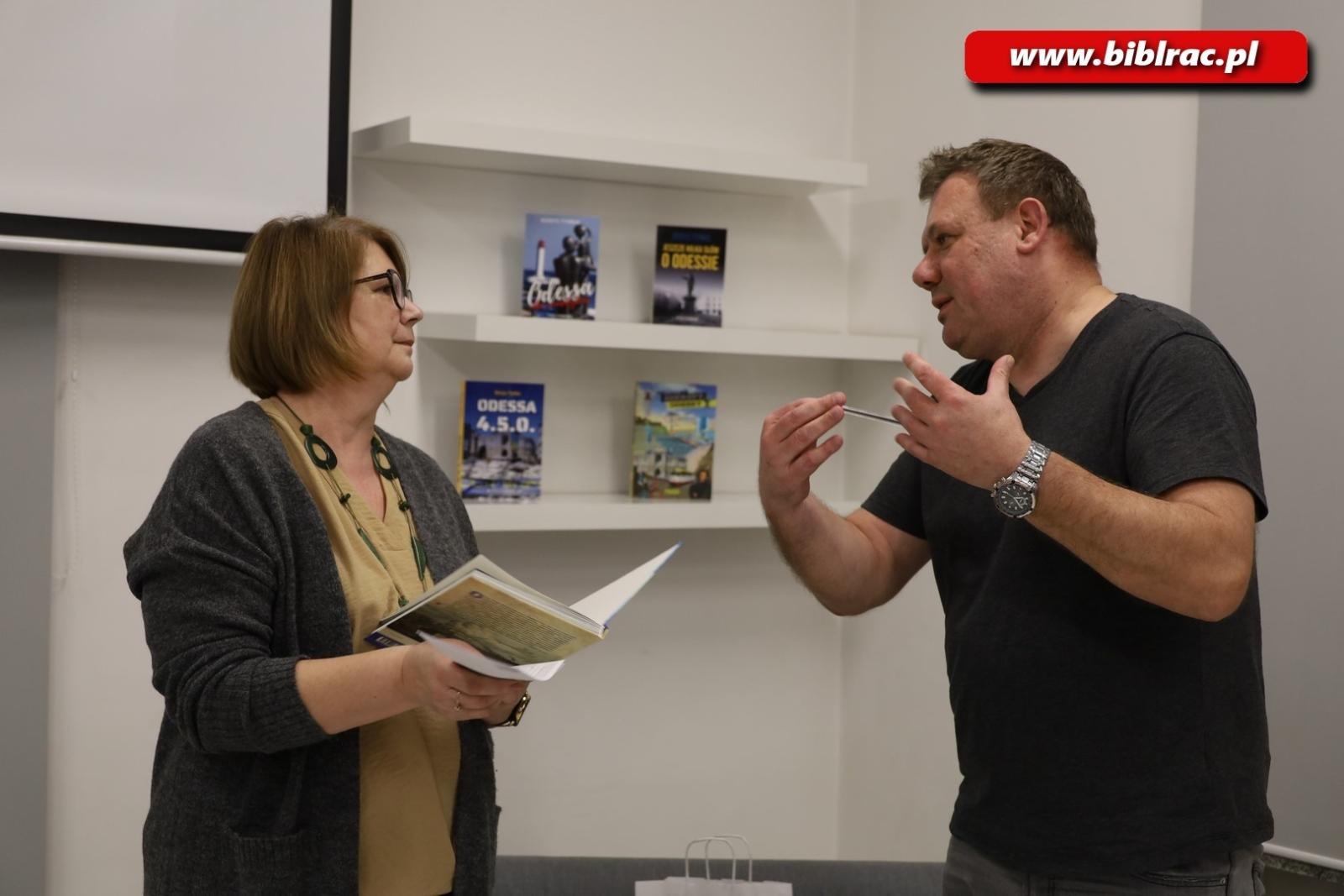 Zdjęcie w galerii na portalu naszraciborz.pl: Sekrety Odessy z Borysem Tynką w raciborskiej bibliotece wiadomości z regionu