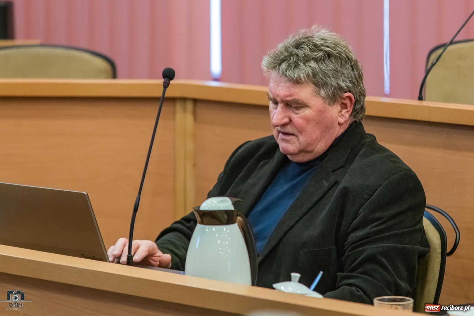 Zdjęcie w galerii na portalu naszraciborz.pl: Hałas, smród i brud. Mieszkańcy Ostroga przyszli ze skargą do radnych wiadomości z regionu