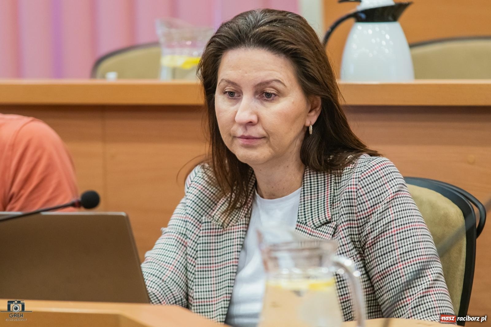 Zdjęcie w galerii na portalu naszraciborz.pl: Hałas, smród i brud. Mieszkańcy Ostroga przyszli ze skargą do radnych wiadomości z regionu