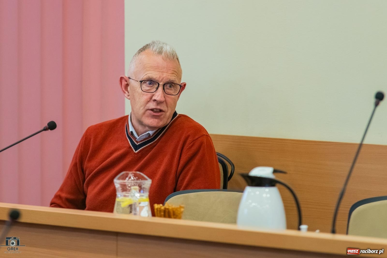 Zdjęcie w galerii na portalu naszraciborz.pl: Hałas, smród i brud. Mieszkańcy Ostroga przyszli ze skargą do radnych wiadomości z regionu