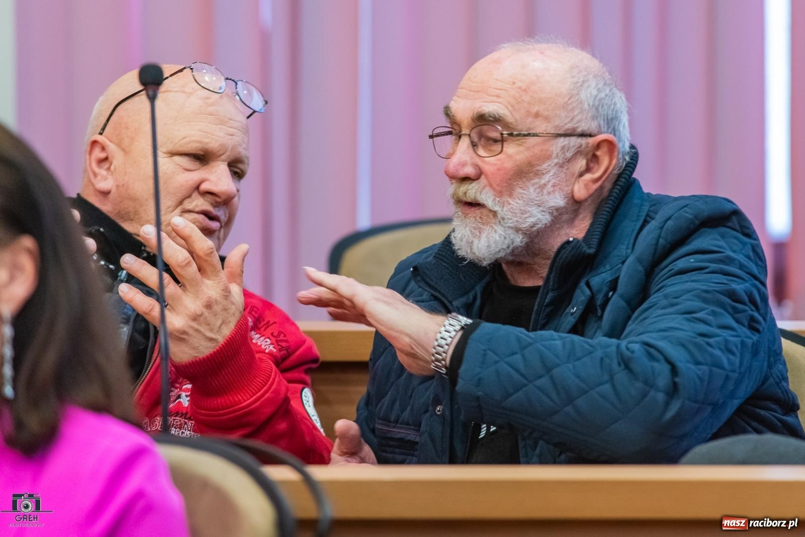 Zdjęcie w galerii na portalu naszraciborz.pl: Hałas, smród i brud. Mieszkańcy Ostroga przyszli ze skargą do radnych wiadomości z regionu