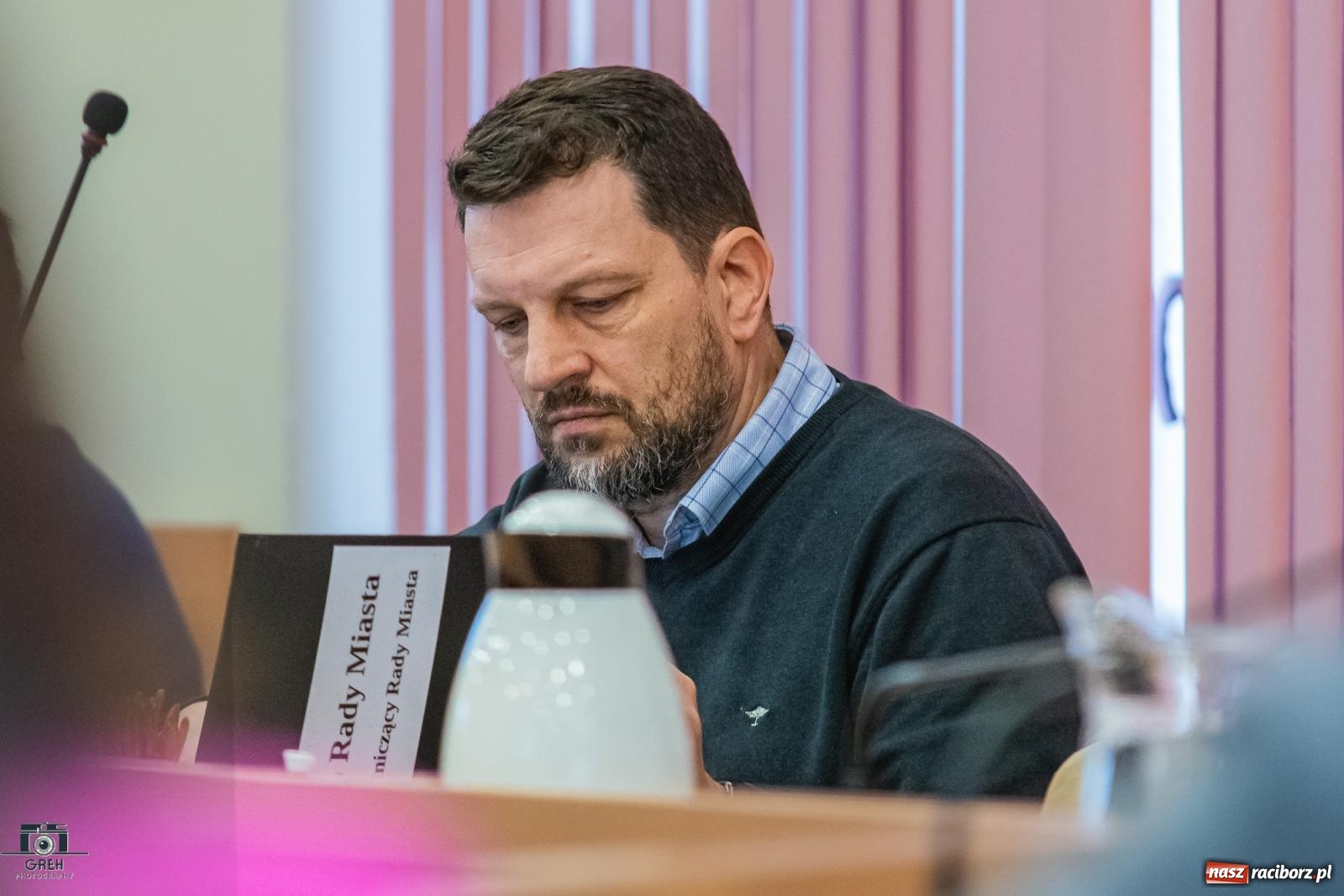 Zdjęcie w galerii na portalu naszraciborz.pl: Hałas, smród i brud. Mieszkańcy Ostroga przyszli ze skargą do radnych wiadomości z regionu