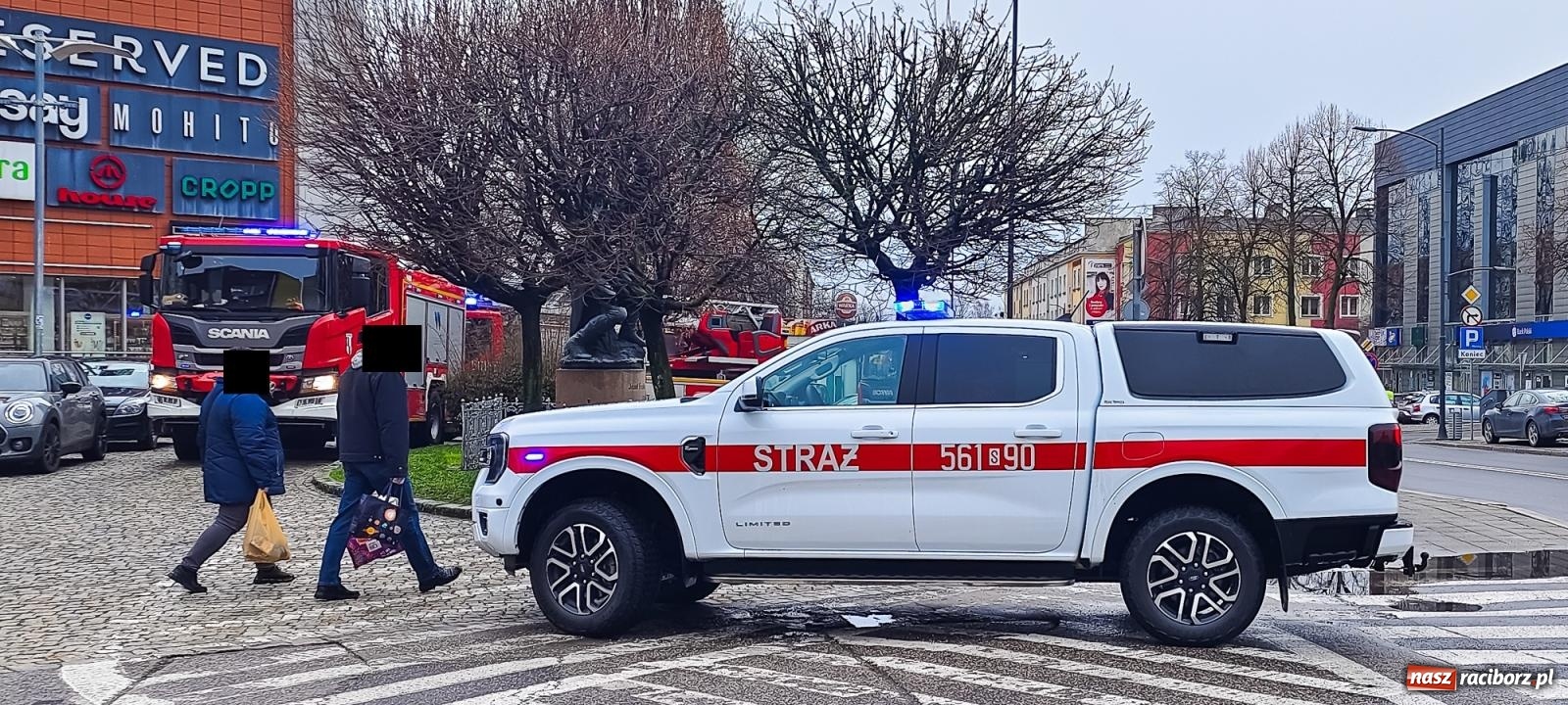 Zdjęcie w galerii na portalu naszraciborz.pl: Pięć zastępów w akcji przy Mickiewicza [FOTO] wiadomości z regionu