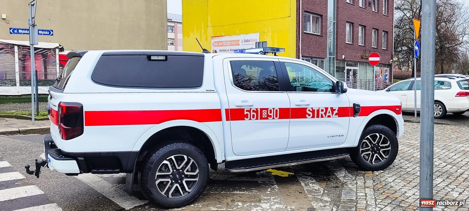 Zdjęcie w galerii na portalu naszraciborz.pl: Pięć zastępów w akcji przy Mickiewicza [FOTO] wiadomości z regionu