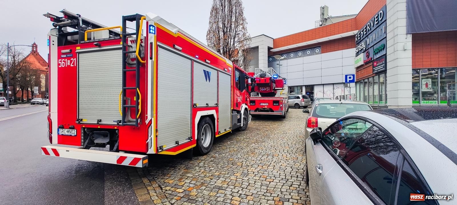 Zdjęcie w galerii na portalu naszraciborz.pl: Pięć zastępów w akcji przy Mickiewicza [FOTO] wiadomości z regionu