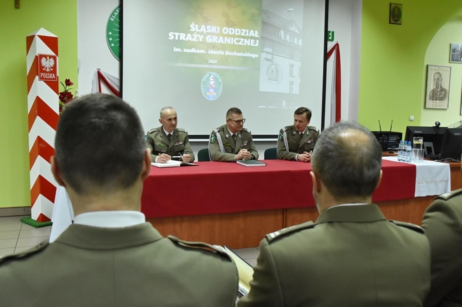 Zdjęcie w galerii na portalu naszraciborz.pl: Zastępca komendanta głównego SG w Raciborzu wiadomości z regionu