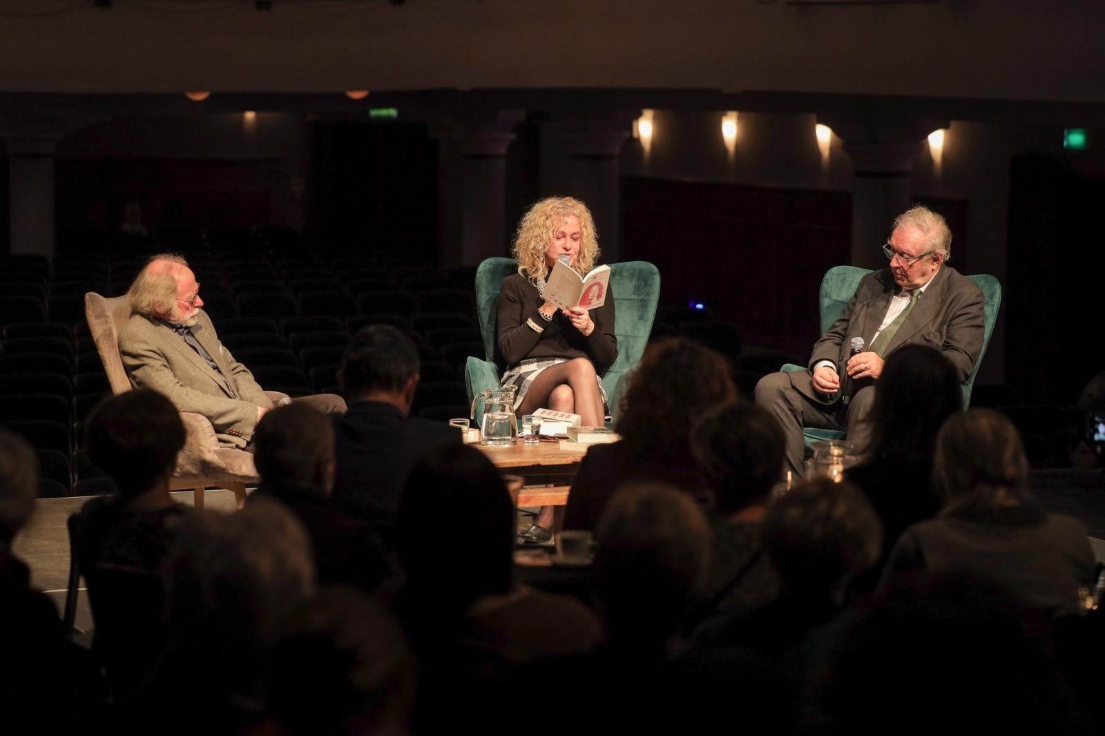 Zdjęcie w galerii na portalu naszraciborz.pl: Zanussi po raz kolejny w Raciborzu. Wokół książki Barbary Gruszki-Zych Moi ważni wiadomości z regionu