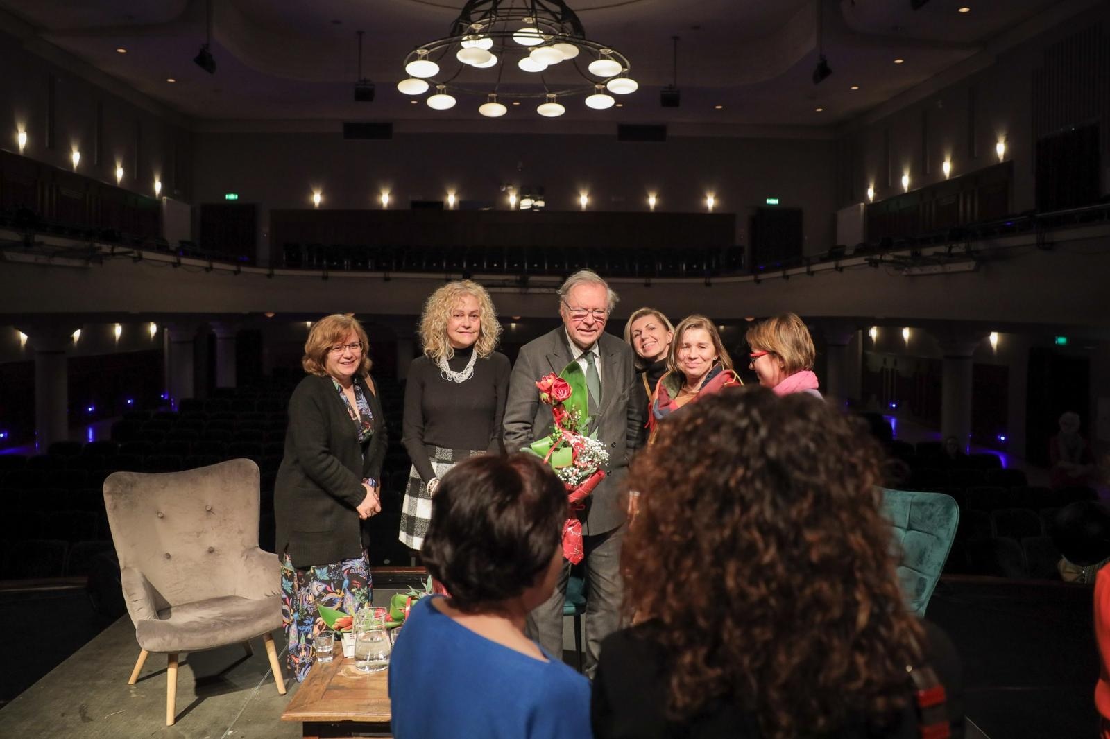 Zdjęcie w galerii na portalu naszraciborz.pl: Zanussi po raz kolejny w Raciborzu. Wokół książki Barbary Gruszki-Zych Moi ważni wiadomości z regionu